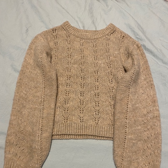 Girls sweater GUC - Picture 1 of 1